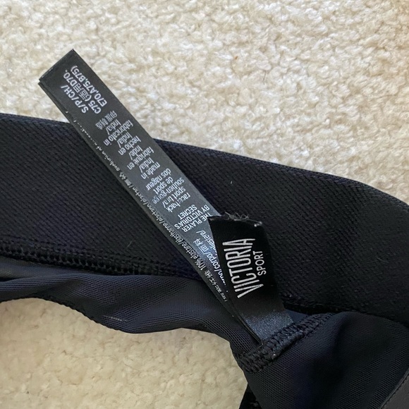 Victoria Secret Sport Bra! ✌️ - Picture 3 of 3